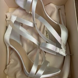 DEVIN PLATFORM SANDAL IMAGINE VINCE CAMUTO